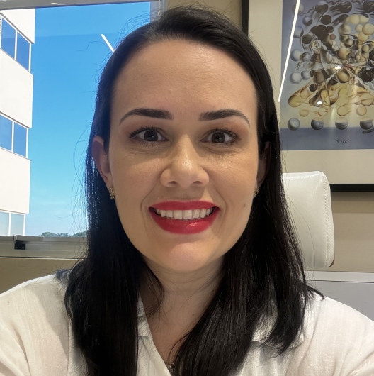 Dra. Larissa Ormeneze de Freitas